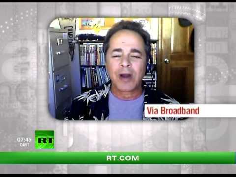 Keiser Report: Gold vs Paper (E306)