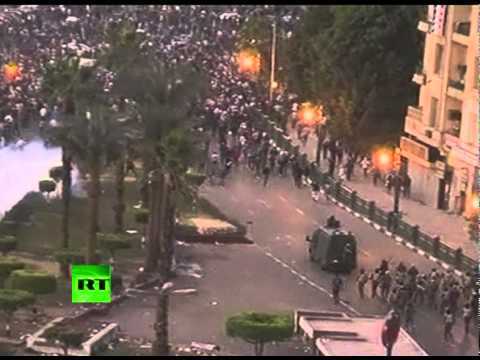 Cairo clashes video: Egypt riot cops fire tear gas, rubber bullets